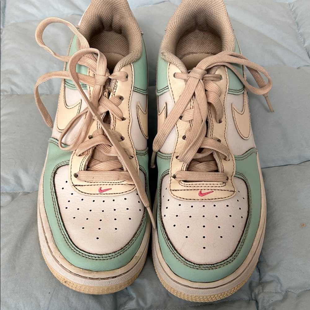Nike Air Force mint green sneakers Athletic Shoes, size 6Y